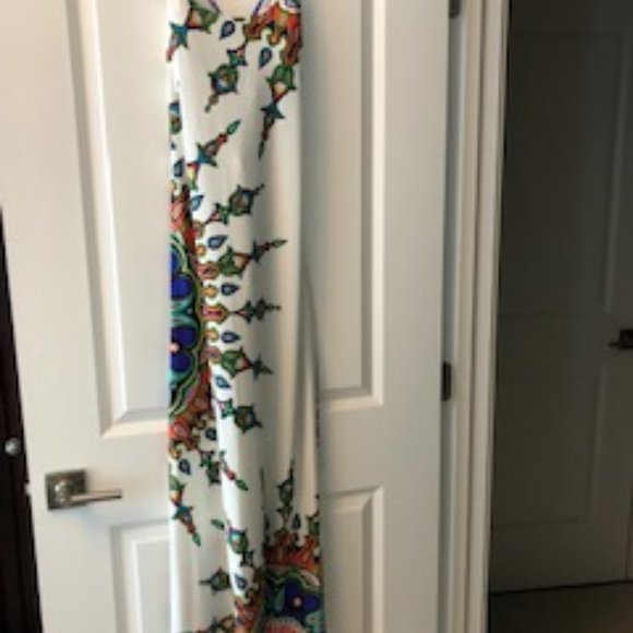 Gorgeous long dress! Never worn - Picture 1 of 3